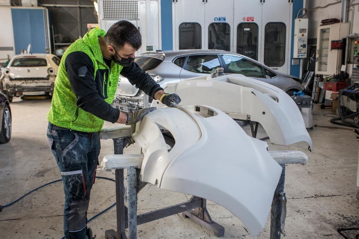 Sede operativa della Carrozzeria Fratelli Inghilleri in Via Italia a Collegno
