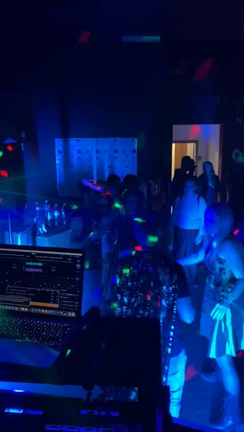 Serata musicale animata da DJ LATOR