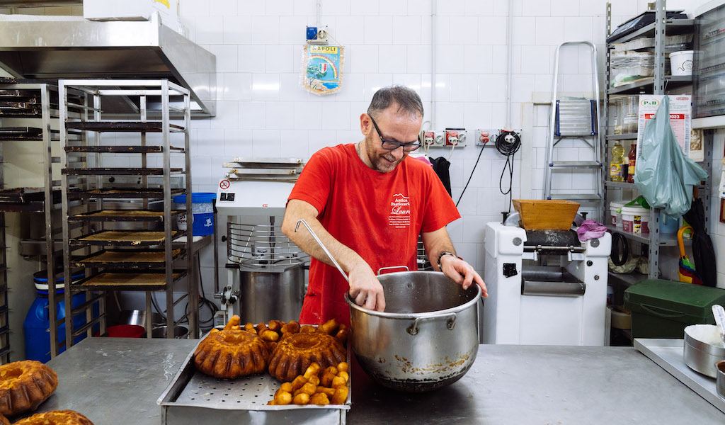 Vetrina dell'Antica Pasticceria Lauri