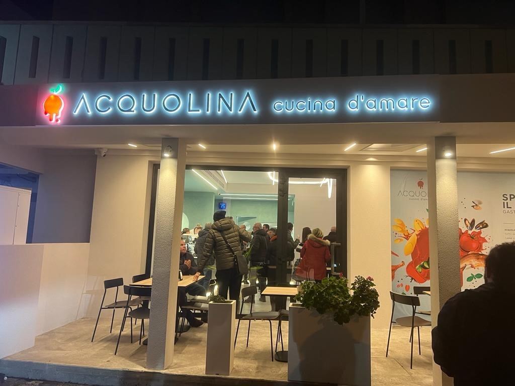 L'esterno di Acquolina Cucina D'Amare sul lungomare di Fano