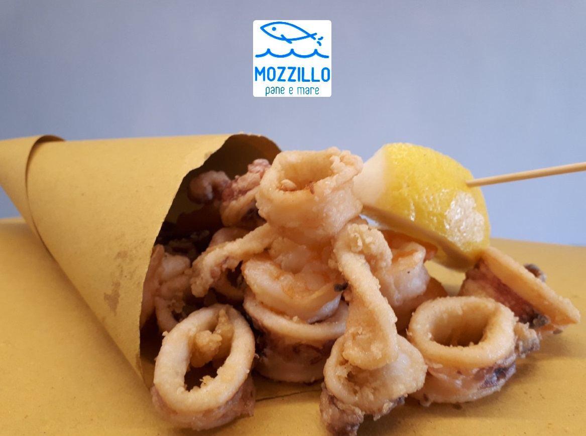Cuoppo di calamari fritti da Mozzillo Pane&Mare