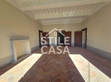 Appartamento in stile rustico toscano a Orentano proposto da Stile Casa Agenzia Immobiliare