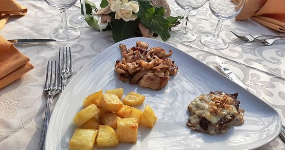 Servizio di ristorazione all'Agriturismo Bosco Farneto