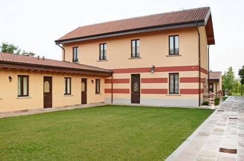Veduta di Hotel Villa Borghesi a Corte De Cortesi Con Cignone