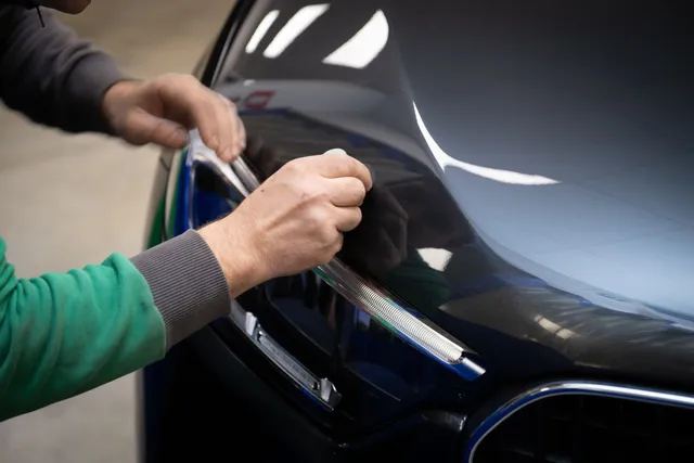 Servizio di lucidatura professionale presso AUTOCARROZZERIA DOC