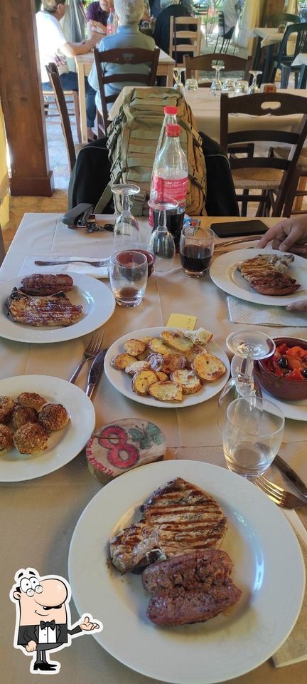 Sala interna della trattoria IL CASALE LA FOCE