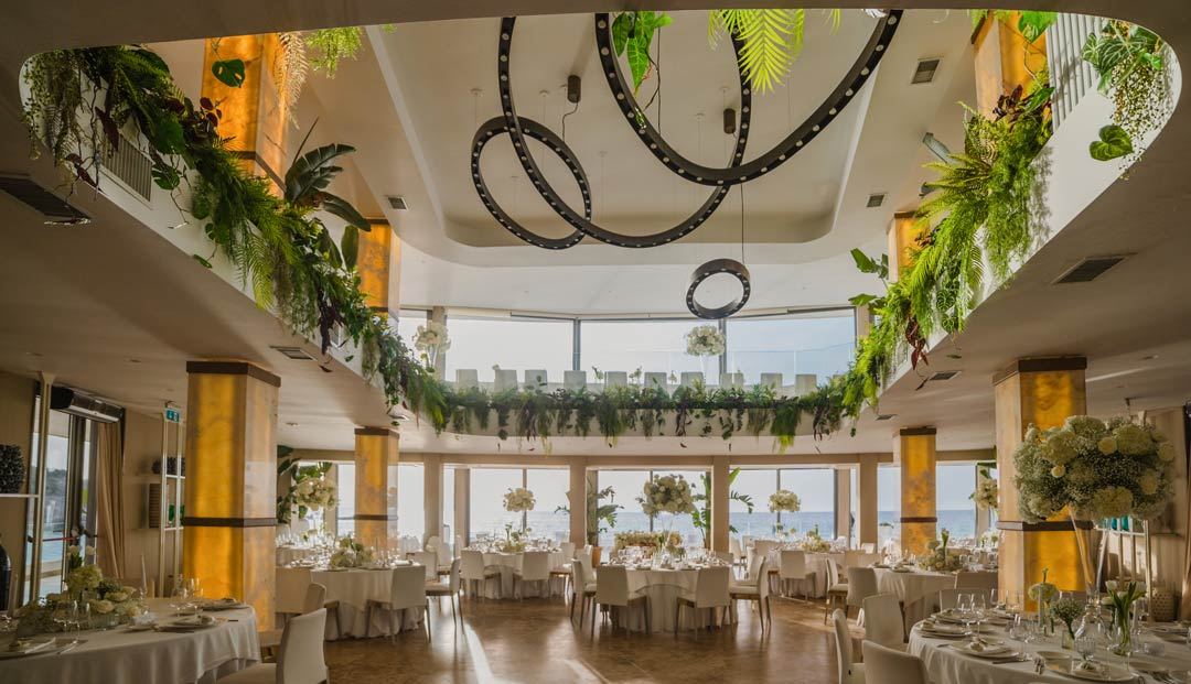 Dettaglio della sala ristorante Punta Romana a Bacoli