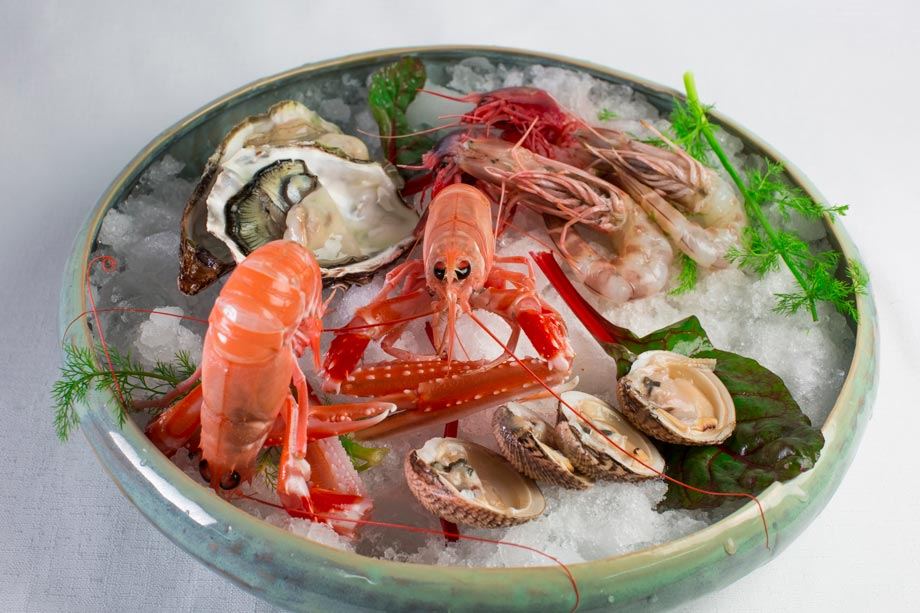 Piatto di gamberi e ostriche fresche del Ristorante Punta Romana