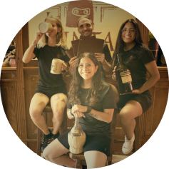 Ambiente des Pubs La Pinta in San Bartolomeo al Mare
