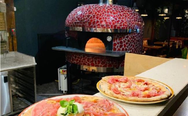 Pizza napoletana del Ristorante Pizzeria Italiana Bel Paese