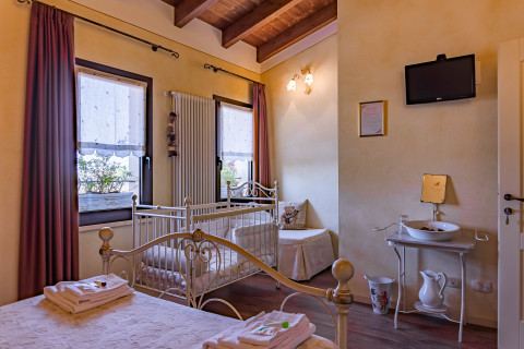Camera con vista sui vigneti dell'Agriturismo I Filari