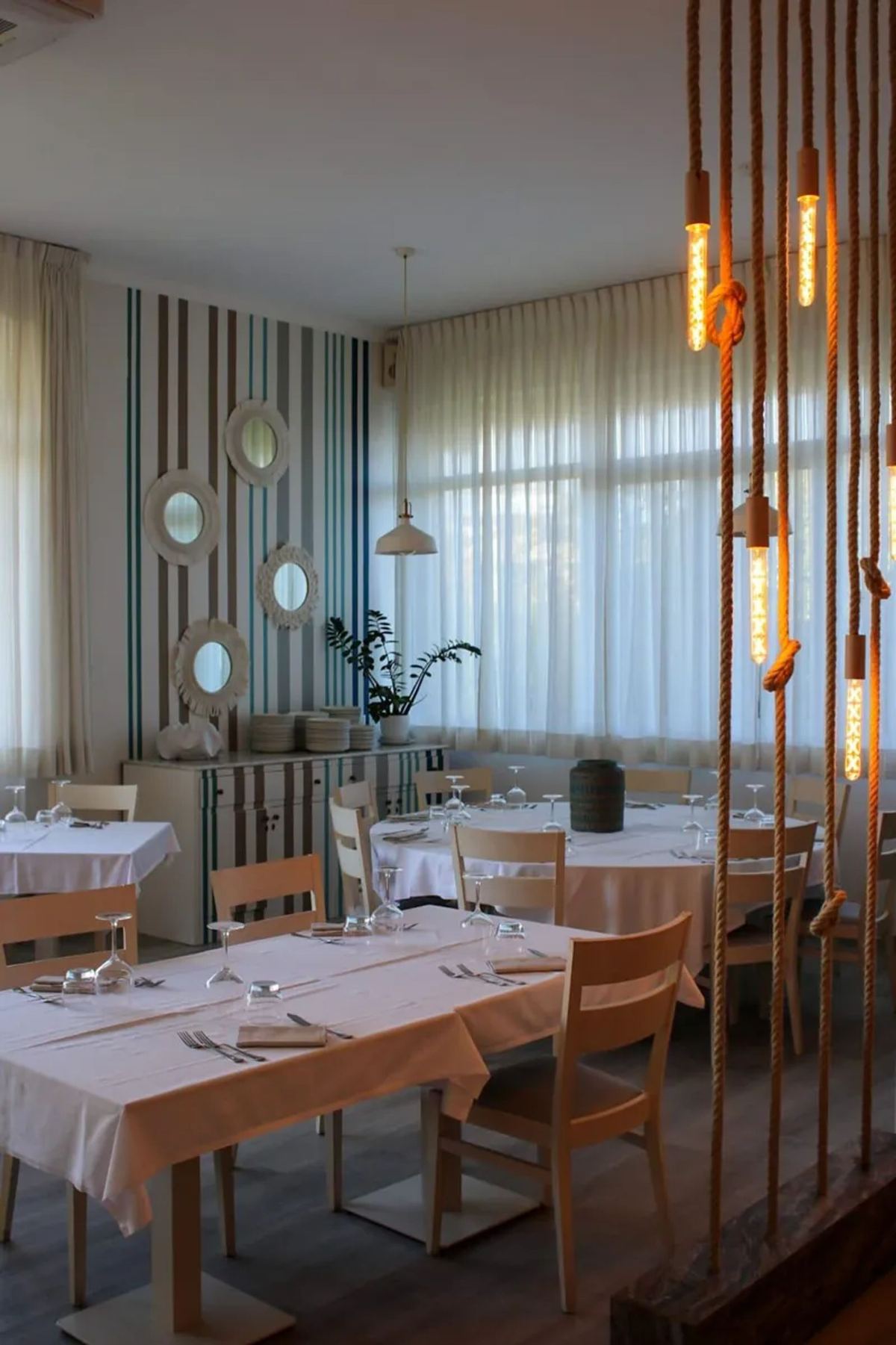 Sala interna del Ristorante Leone di Mare a Civitanova Marche