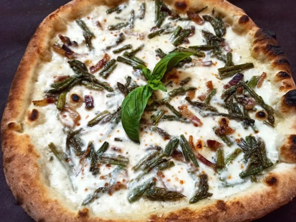 L'Asparagina selvatica con asparagi locali e guanciale di Bella 'Mbriana
