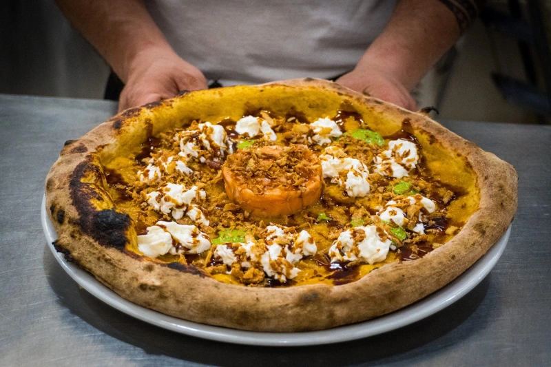 Creazione gourmet con ingredienti selezionati