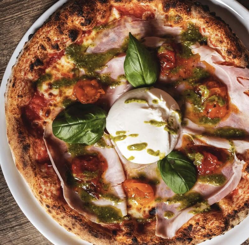 Specialità con prosciutto italiano servita al ristorante L'AROMA