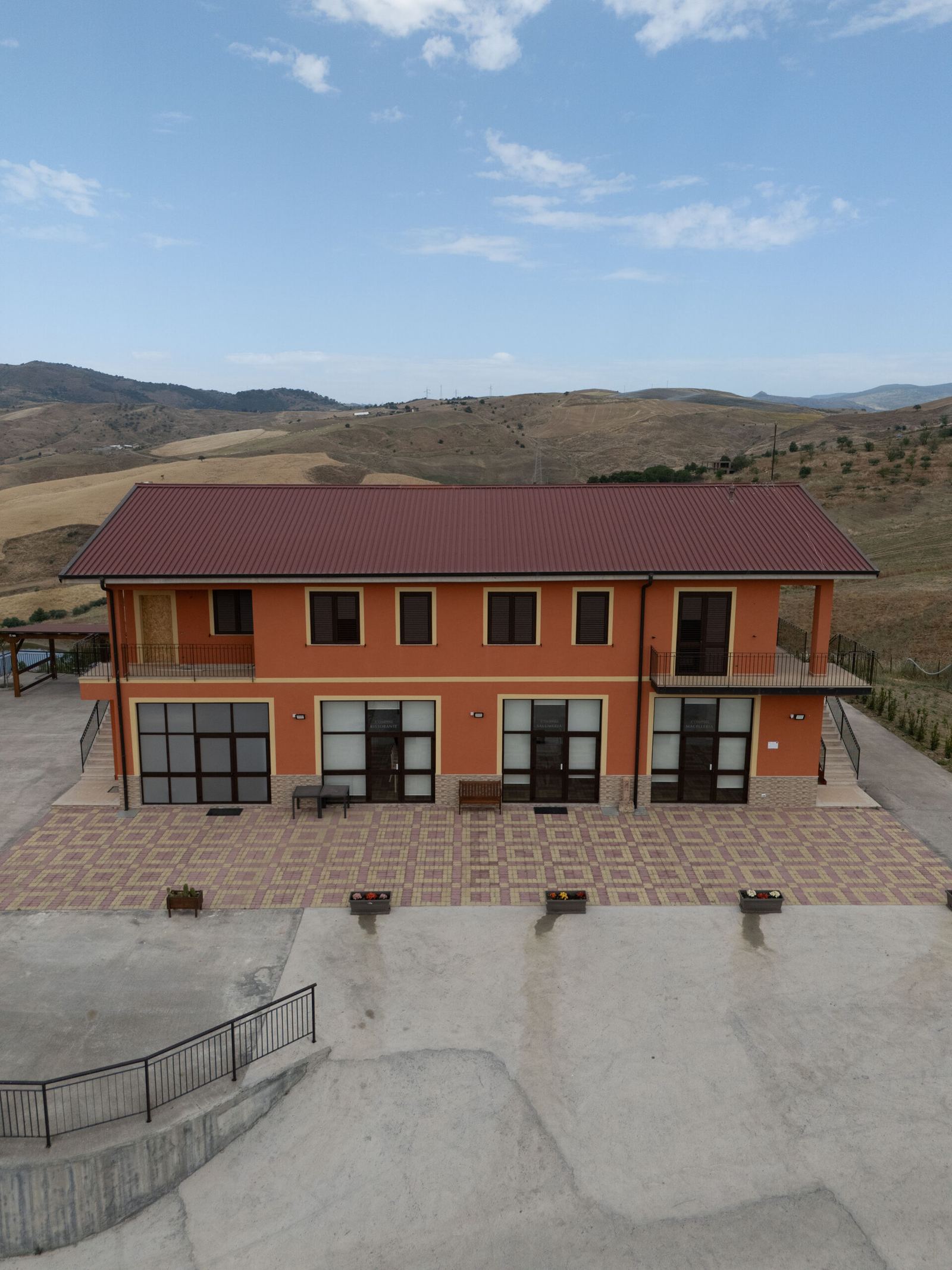 Vista aerea dell'agriturismo A' Chiappera nel Parco dei Nebrodi