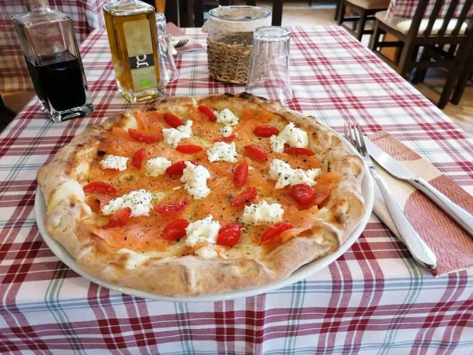 Pizza Salmone della Trattoria Pane e Pino
