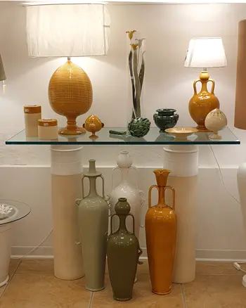 Cerámicas artesanales expuestas en el taller Ceramiche Arces