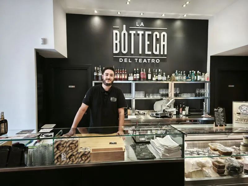 Interno del locale La Bottega del Teatro a Rivarolo Canavese