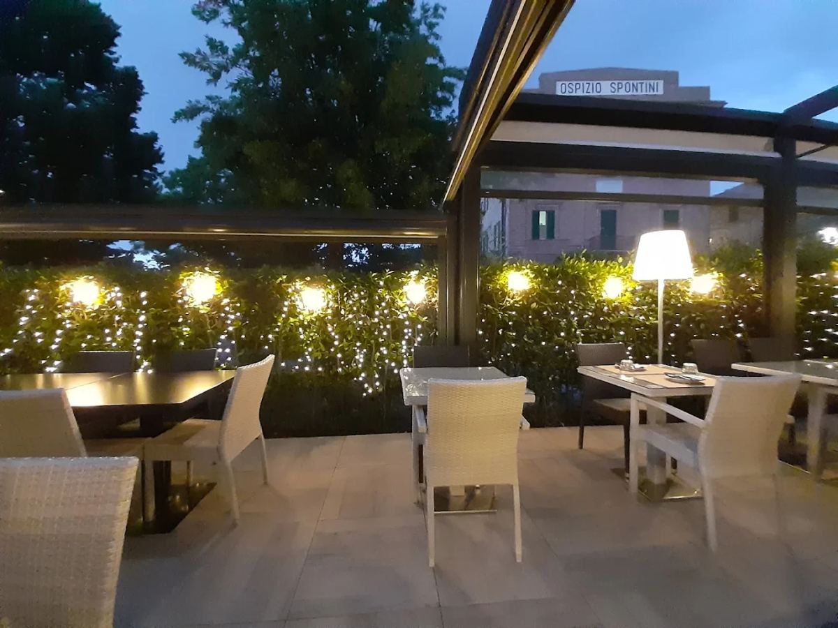 Sala del ristorante Libero Arbitrio a Maiolati Spontini