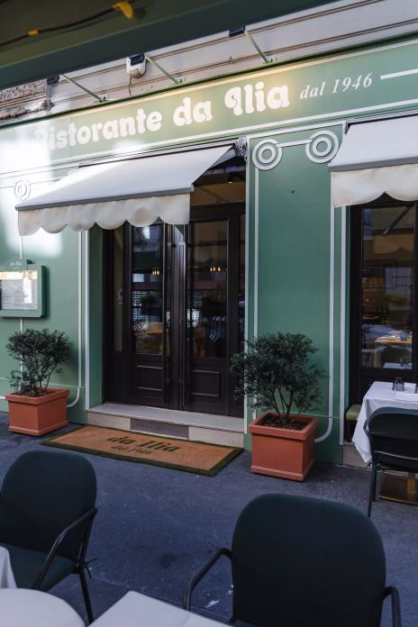 Interni eleganti del ristorante DA ILIA DAL 1946