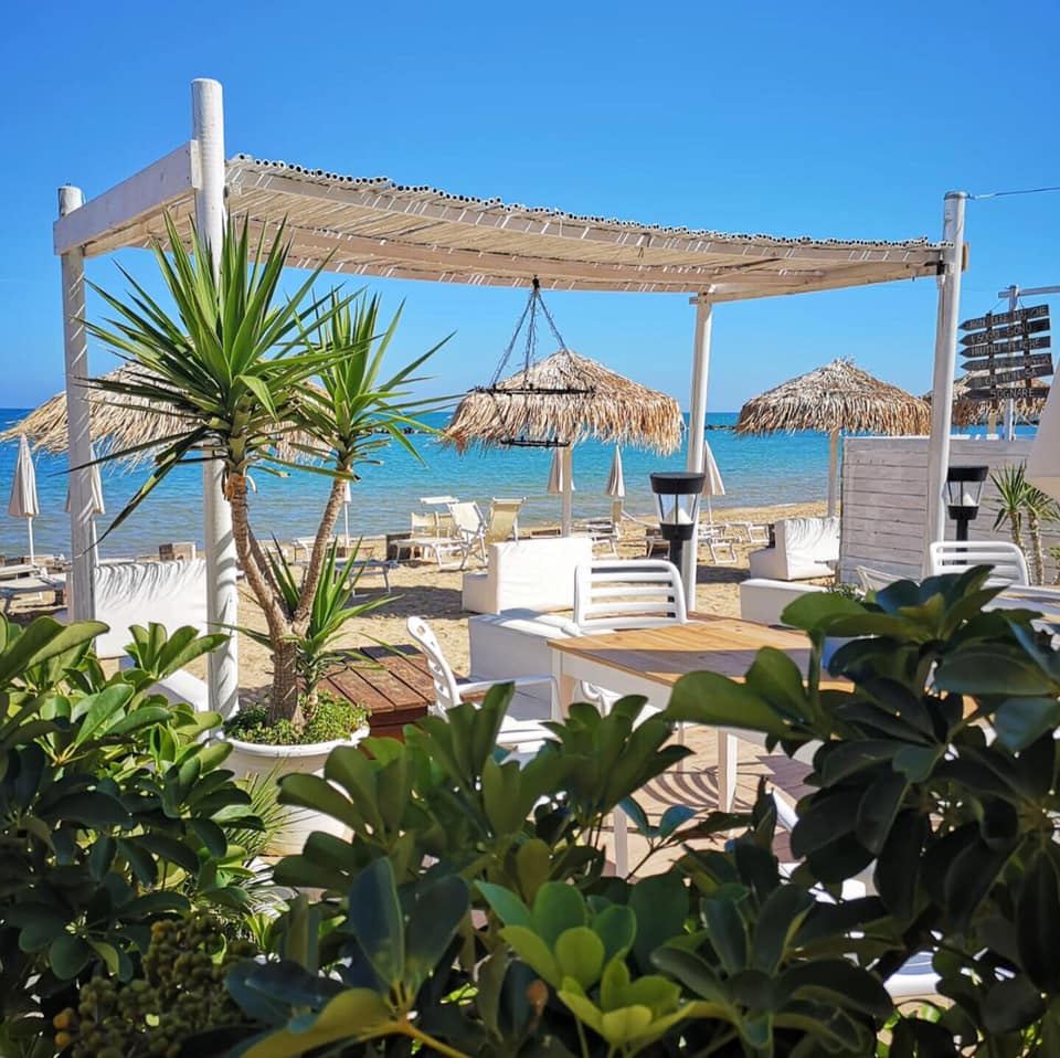 Vista del Lido Bianco Beach Club sul litorale di Francavilla al Mare