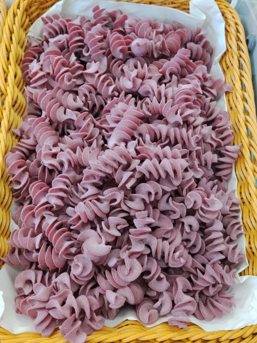 Fusilli di pasta fresca su teglia al Pastificio Artigianale F.lli Berutto