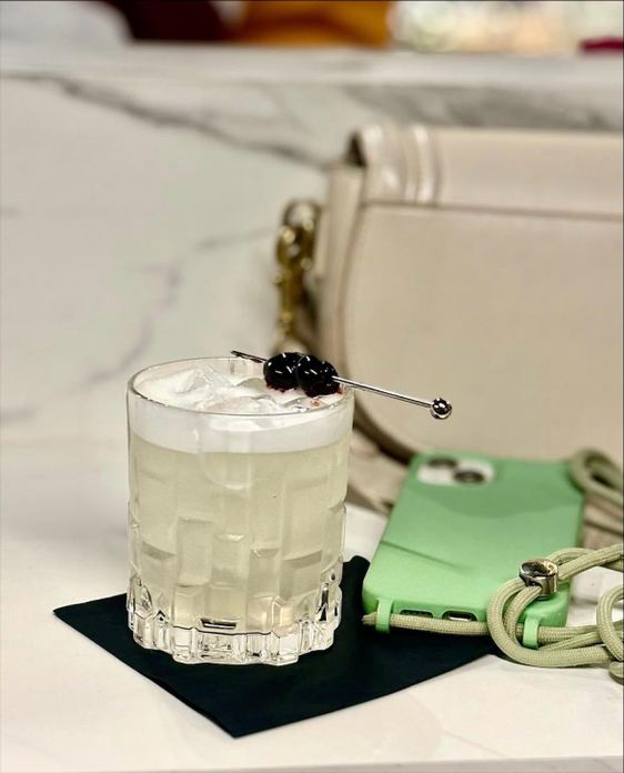 AROMI LOUNGE BAR