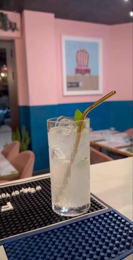 AROMI LOUNGE BAR