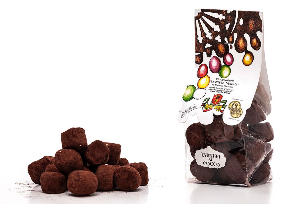 Tartufi al cocco Cioccolateria Vetusta Nursia
