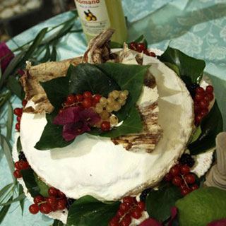 Torta artigianale alla crema con frutti di bosco della Pasticceria Bar Romano