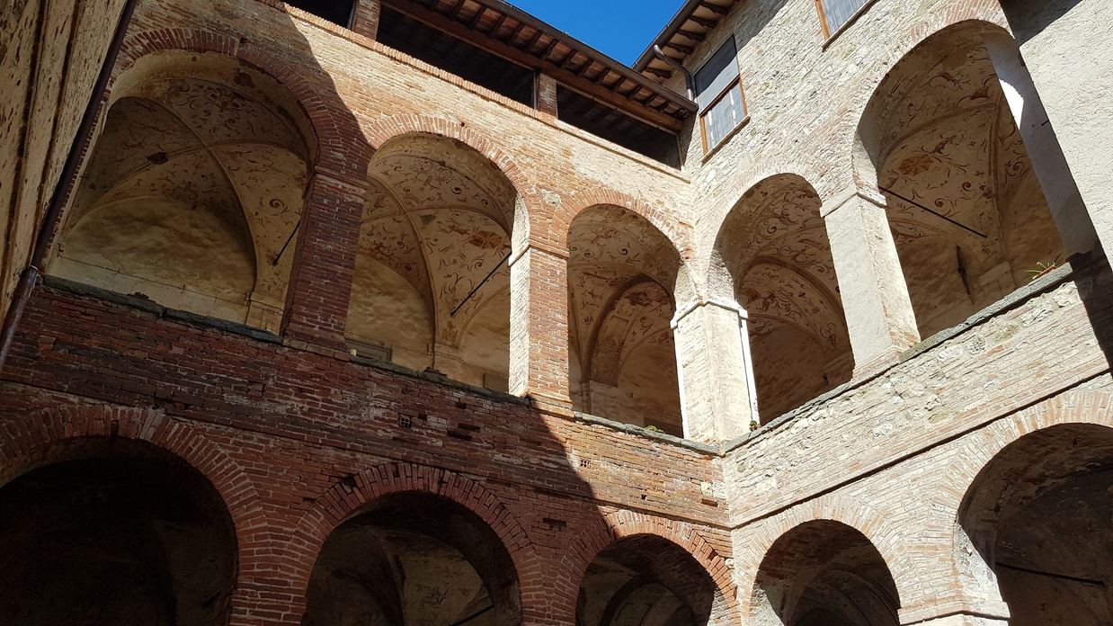 Dettaglio degli interni storici dell'Abbazia Sette Frati