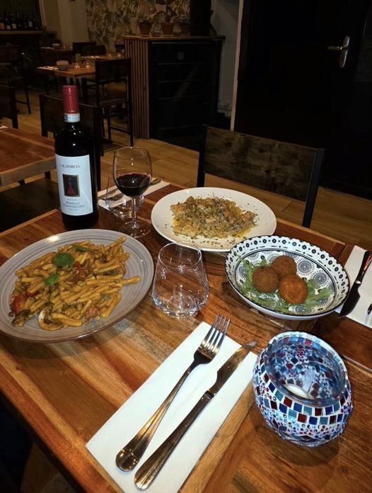 AMUNI Restaurant