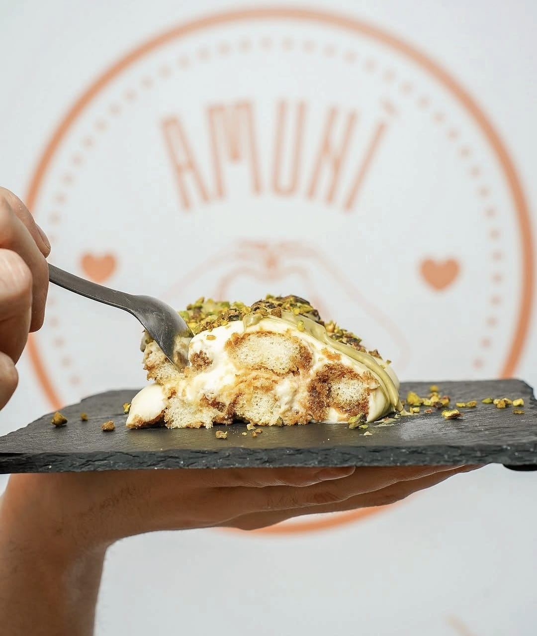 AMUNI Restaurant