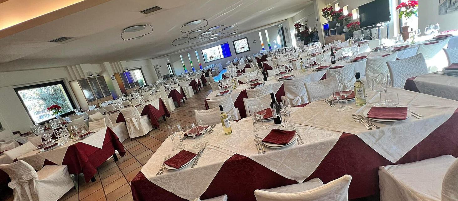 Sala interna con aria condizionata del Ristorante Zengoni