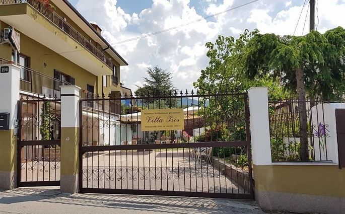 Residenza per anziani - VILLA IRIS - di PATRIZIA GANGALE E NICOLE GALLINUCCI