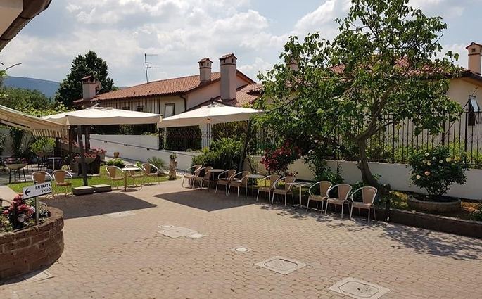 Residenza per anziani - VILLA IRIS - di PATRIZIA GANGALE E NICOLE GALLINUCCI