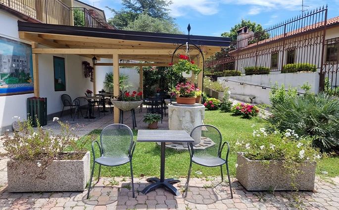 Residenza per anziani - VILLA IRIS - di PATRIZIA GANGALE E NICOLE GALLINUCCI
