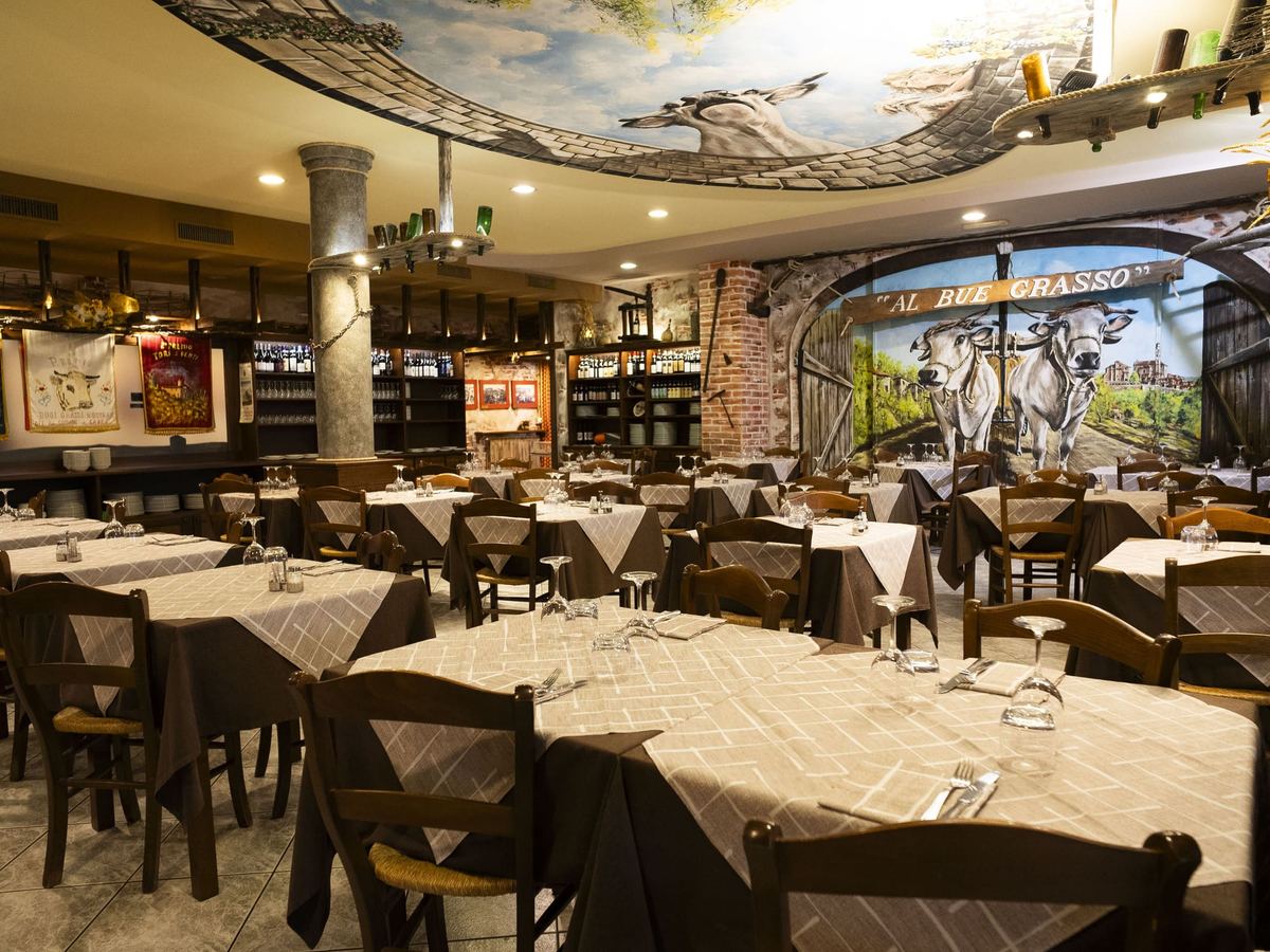 Esterno del Ristorante Al Bue Grasso a Carrù