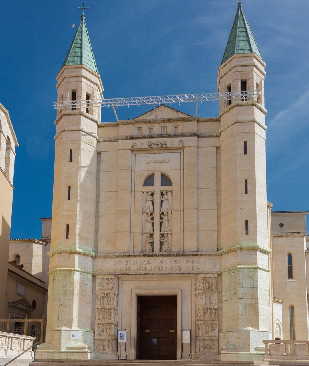 La Basilica di Santa Rita a venti metri dall'Hotel delle Rose