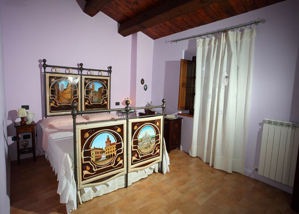 Chambre de l'Agriturismo il Casalino avec linge d'époque