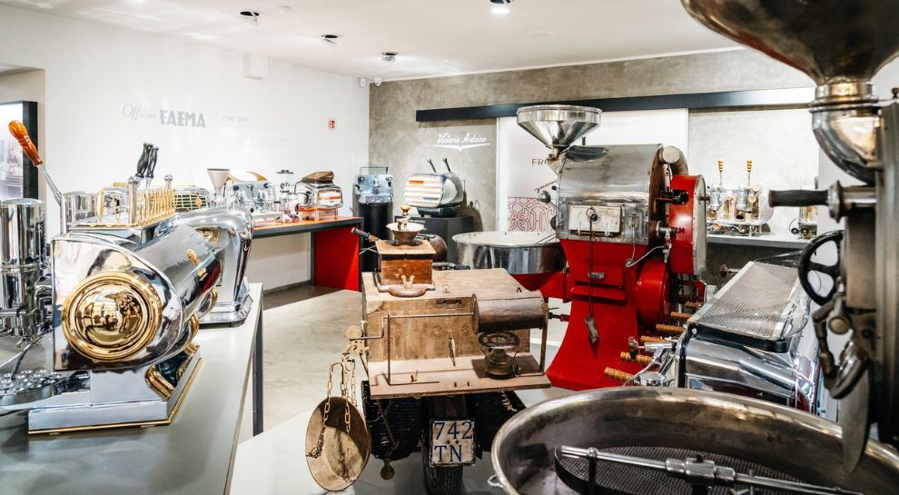 Collezione storica di attrezzature per il caffè alla Torrefazione Bontadi