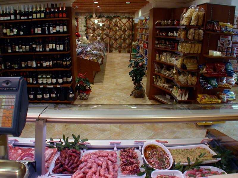 Selezione di salumi artigianali della Norcineria Pizzoni Adelmo