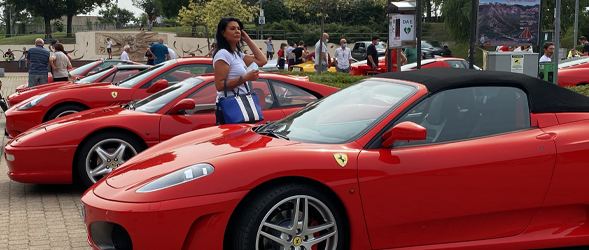 Ritrovo Ferrari a Caselette durante evento Motor Sport Images