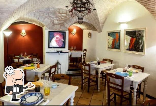 Ambiente accogliente dell'Osteria dei Priori