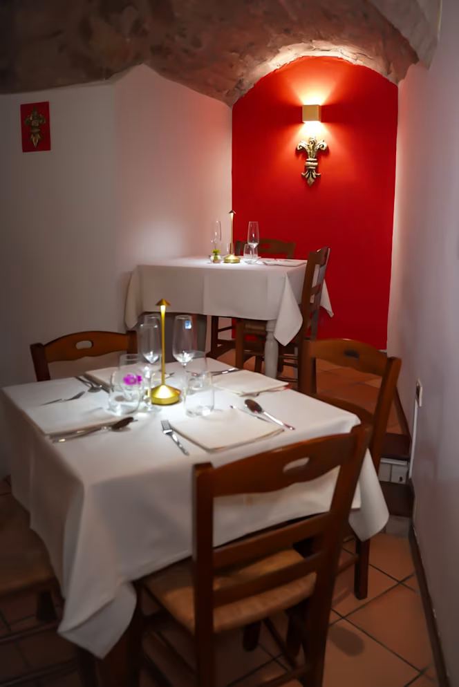 Interno dell'Osteria dei Priori ad Assisi