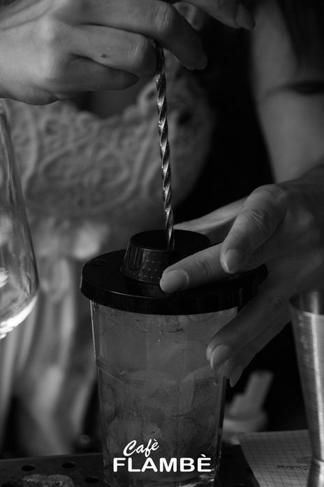 ''Flambé al Lago'' Concept Bar