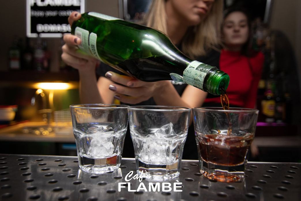 ''Flambé al Lago'' Concept Bar