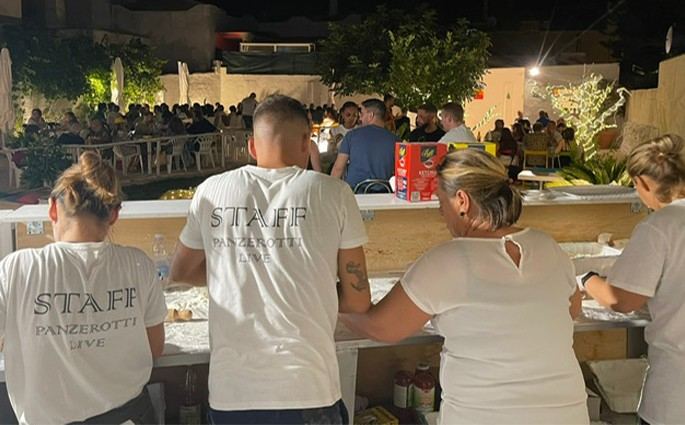 Ugo La Caffetteria Dal 1962 - Panzerotti Live