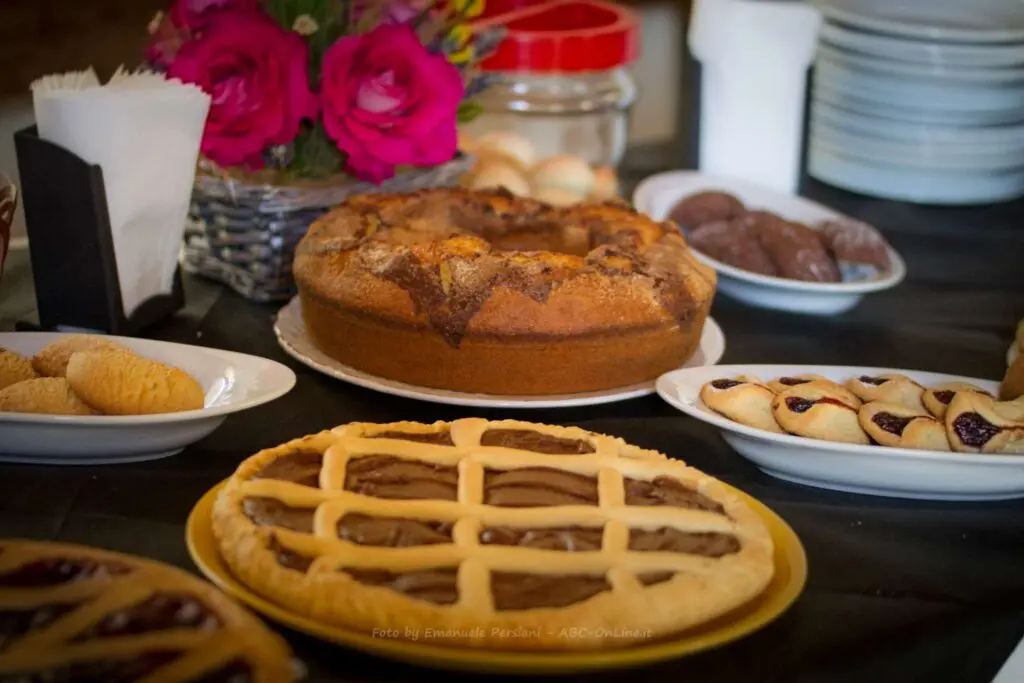 Colazione con dolci fatti in casa dell'Agriturismo Santa Serena